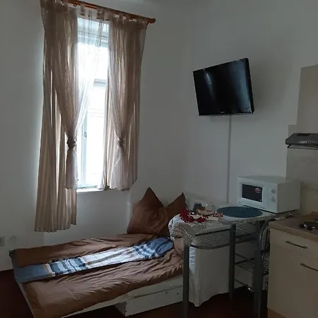 Somewhere Apartman Sopron